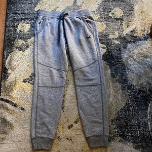 Hollister joggers